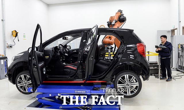 현대기아자동차가 4일 자사 제품의 연구개발을 총괄하는 남양연구소에 마련된 핵심 시험실을 공개했다. /현대기아자동차 제공