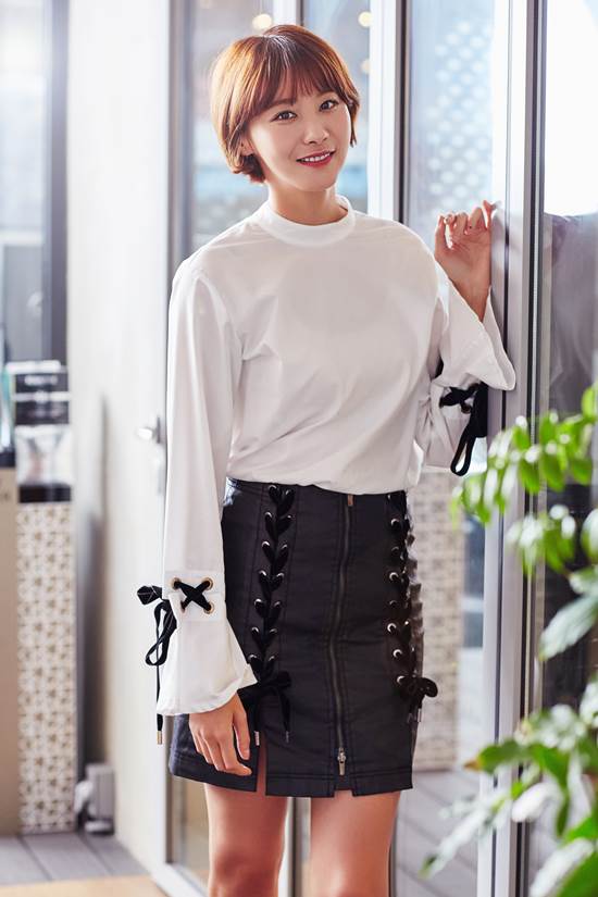 섬세함을 얻은 배우 유인영. 유인영은 영화 여교사 덕분에 섬세한 연기를 하게 됐다고 말했다. 그는 극과 극의 연기만 하다보니 잊고 있었다고 털어놨다. /필라멘트픽쳐스 제공