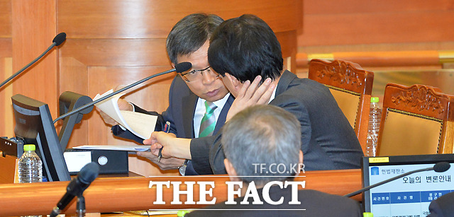 박 대통령 측 변호사의 분주한 모습