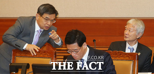 박 대통령 대리인인 이중환(왼쪽)과 서석구(오른쪽) 변호사