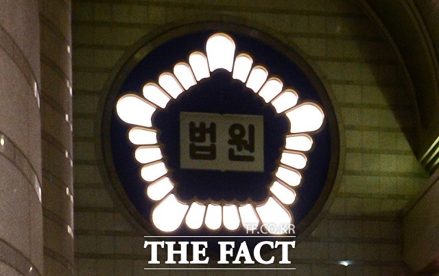 삼성그룹은 최순실 게이트 관련 사정 당국의 수사가 진행된 이후 이재용 부회장에 대해서만 구속영장을 청구한 것을 두고 형평성에 어긋난 결정이라고 주장하고 있다.