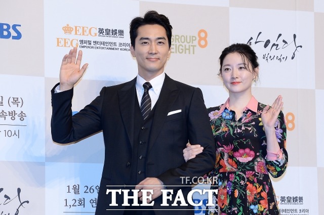 배우 송승헌과 이영애(오른쪽)는 SBS 새 수목드라마 사임당 빛의 일기에서 주연배우로 활약한다. /남용희 기자