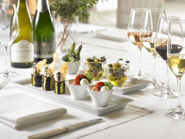 특급호텔들이 설 연휴를 맞아 도심 속에서 편안한 휴식을 즐길 수 있도록 다양한 특별 패키지 상품을 내놓고 있다. /호텔신라 제공