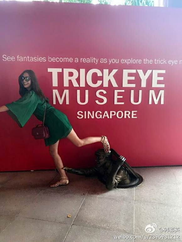잡혔네? 배우 한채영이 싱가포르에 위치한 세계 최초 AR박물관 트릭아이뮤지엄을 방문했다. /한채영 웨이보