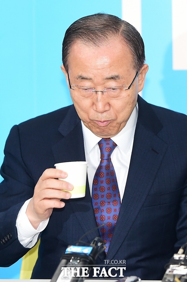 반 전 총장의 대선 불출마와 관련해 일각에서는 혹독한 검증을 버티기 힘들었을 것으로 보고 있다. /배정한 기자