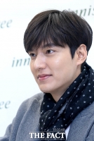 [TF포토] 이민호, 빨려 들어갈 것 같은 '청순 미소'