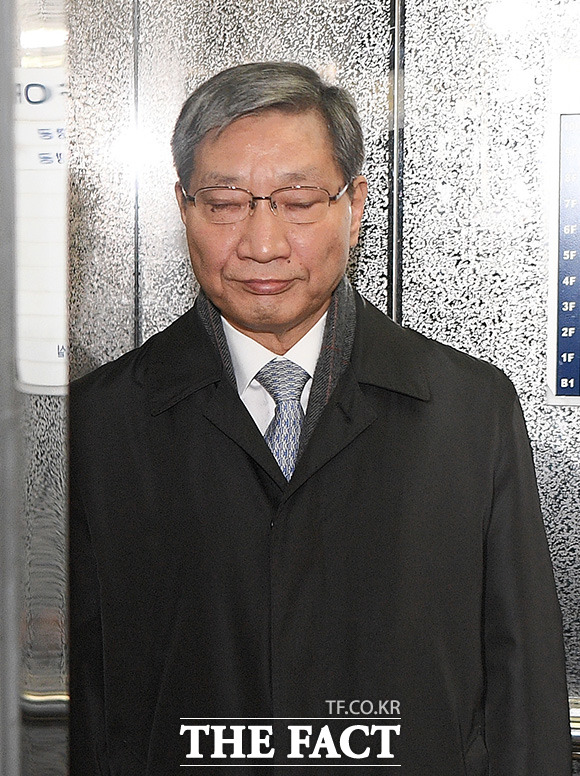 장충기 삼성그룹 미래전략실 차장(사장)이 12일 늦은 오후부터 박영수 특별검사팀에 소환돼 조사를 받고 있는 것으로 알려졌다. /더팩트 DB