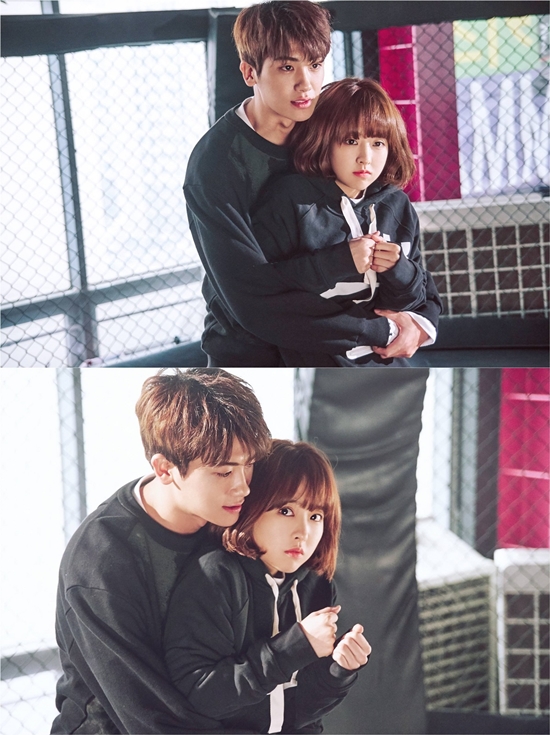 힘쎈여자 도봉순 박보영♥박형식 스킨십 장면 포착. 두 사람은 묘한 핑크빛 기류를 보였다. /JS픽쳐스, 드라마하우스 제공