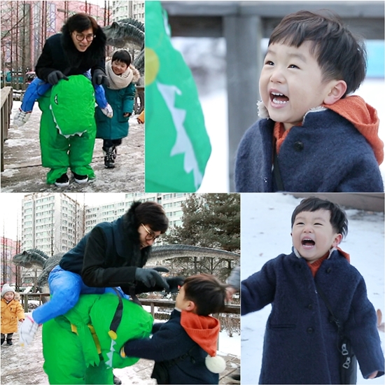 슈퍼맨이 돌아왔다 고지용. 공룡으로 변신. 고지용은 아들과 가까워지기 위해 특별한 이벤트를 준비했다. /KBS2 슈퍼맨이 돌아왔다