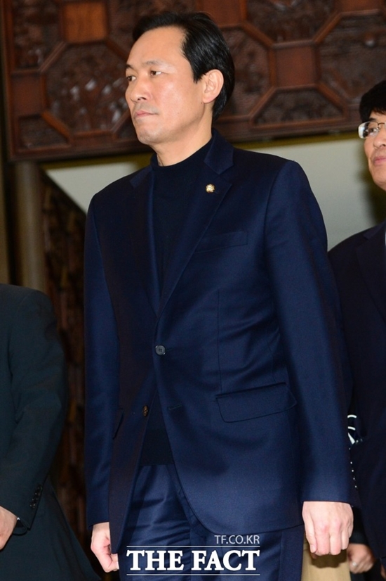 야 4당 원내대표 회동, 특검 연장 촉구. 우상호 더불어민주당 원내대표를 비롯한 야 4당 대표는 회동을 갖고 특검 연장을 촉구했다. /남윤호 기자