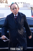 [TF포토] 박 대통령 측 법률대리인단 합류한 정기승 전 대법관