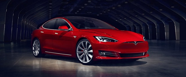 테슬라가 환경부로부터 1회 충전 주행거리 378km를 인증받은 S 90D 모델의 판매가격을 공개하고 주문 접수에 돌입했다. /테슬라 홈페이지