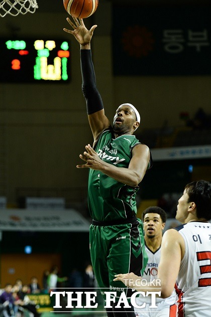 동부 로드 벤슨. KBL 제공