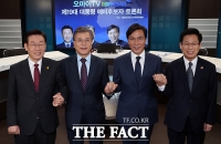 [TF포토] 이재명-문재인-안희정-최성, '손 맞잡은 민주당 대선후보'