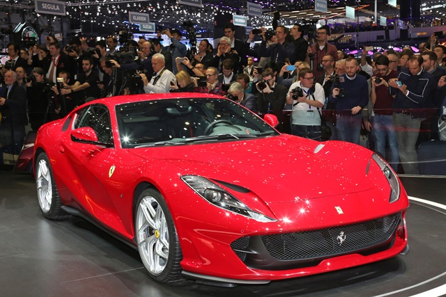 페라리는 70주년을 맞아 2017 제네바 모터쇼에서 페라리 역사상 가장 빠르고 강력한 812슈퍼패스트를 공개했다. /페라리 제공