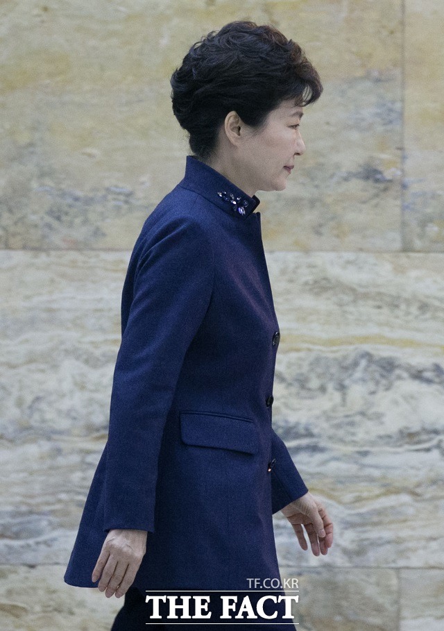 박근혜 대통령의 파면과 직무복귀가 10일 오전 11시 결정된다. 국회가 지난해 12월 9일 박 대통령에 대한 탄핵소추안이 의결한 지 91일 만에 탄핵 여부가 확정된다. /임영무 기자