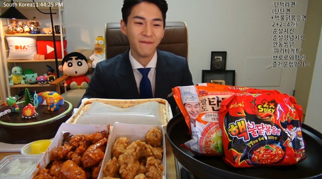 BJ밴쯔 탄핵 메뉴 눈길. 인기 BJ밴쯔가 박근혜 전 대통령 탄핵 인용에 탄핵 메뉴를 선보여 눈길을 끌고 있다. /BJ밴츠 방송화면