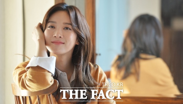 조진웅은 항상 대본 이상의 것을 준비했다는 이청아는 그동안은 넘치지 않게 하려고 노력했는데 조진웅을 보면서 달리 생각하게 됐다고 고백했다. /이덕인 기자