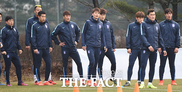 한국축구대표팀 선수들이 시리아전을 앞두고 훈련을 하고 있다.