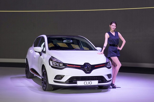 르노삼성자동차가 30일 고양 킨텍스에서 열린 2017 서울모터쇼 프레스데이 행사에서 해치백 클리오를 국내 최초로 공개했다. /르노삼성자동차 제공