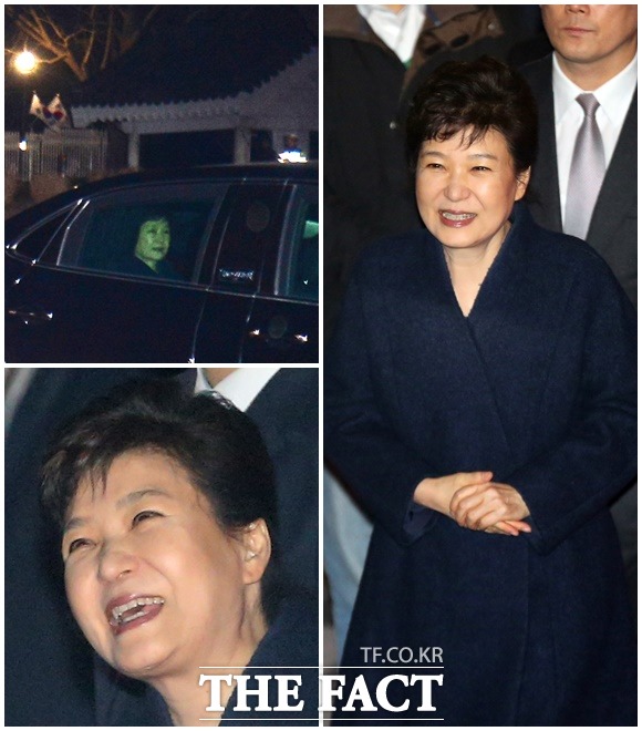 박근혜 전 대통령이 헌법재판소의 탄핵심판 인용으로 파면된지 사흘째인 12일 저녁 청와대에서 나와 서울 삼성동 자택에 들어서며 지지자들의 인사를 받고 있다. /이새롬 기자(왼쪽 위), 사진공동취재단