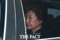  검찰, 4일 박근혜 전 대통령 구속 후 첫 조사...검사가 구치소로