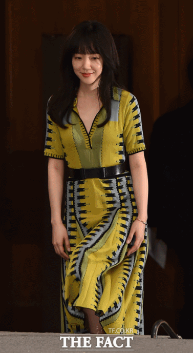 배우 임수정이 tvN 새 금토드라마 시카고 타자기 제작발표회 무대에 오르고 있다. /이새롬 기자