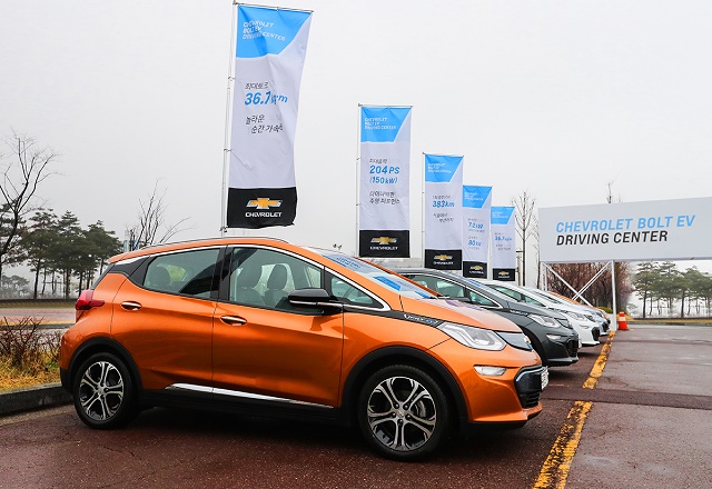 볼트EV는 204마력(150kW)의 최고출력과 36.7kg.m의 최대토크가 동력 성능을 발휘한다. /한국지엠 제공