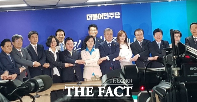 문재인 더불어민주당 대선후보는 10일 오전 여의도 더불어민주당 당사에서 제1차 국민주권선거대책위원회 회의에 참석했다. /오경희 기자