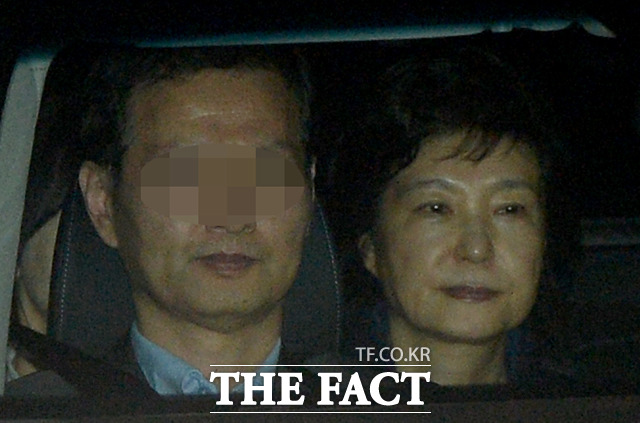 검찰 특별수사본부는 12일 박근혜 전 대통령에 대한 수사를 마무리하고 오는 17일 기소할 가능성이 높다고 밝혔다. /남용희 기자