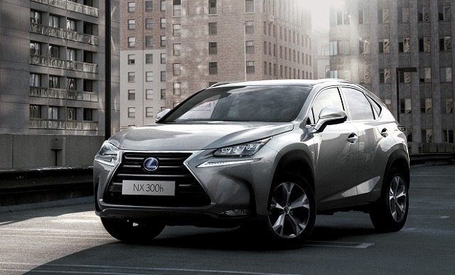 김 모씨는 지난해 취업 1년도 안 된 상태에서 약 5000만 원의 대출을 받아 렉서스 NX300h를 구입했다. /렉서스 홈페이지 캡처