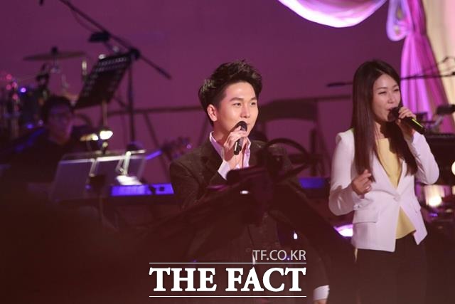 어버이날특집 비디오스타 출격. 김수찬은 KBS 전국노래자랑을 통해 가수로서 타고난 끼를 발휘한 뒤 jTBC 히든싱어 남진 편에 출연하면서부터 대중적 주목을 끌었다. /주니네트워크엔터