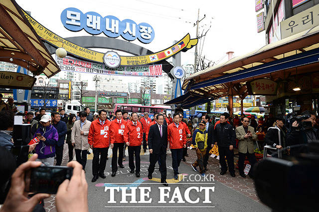 인천 모래내시장 방문한 홍준표 자유한국당 대선후보