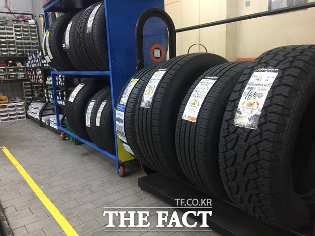 장거리 봄 나들이객이 증가하고 있는 가운데 타이어 관리에 관심이 요구되고 있다. 한 전문가는 타이어 마모도와 공기압을 잘 살피는 것이 안전운행의 첫걸음이라고 말했다. /이성로 기자