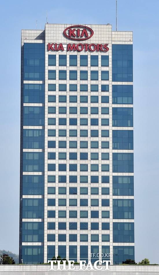 기아자동차가 오는 2019년 하반기 완공을 목표로 인도 현지에 약 1조2000억 원을 투자, 연산 30만 대 규모의 완성차 생산공장을 건설한다. /더팩트 DB