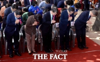 [TF포토] '불기 2561년 부처님 오신 날'…조계사에 모인 대선 후보들