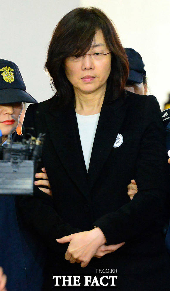 2017년 1월 22일 구속 후 특검 소환