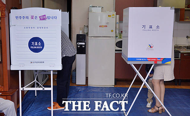 19대 대통령선거 투표율이 오후 4시 66.8%, 2800만 명을 넘은 것으로 집계됐다. /문병희 기자