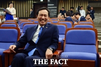 [TF포토] '집권여당' 더불어민주당, '환한 웃음' 짓는 우상호 원내대표