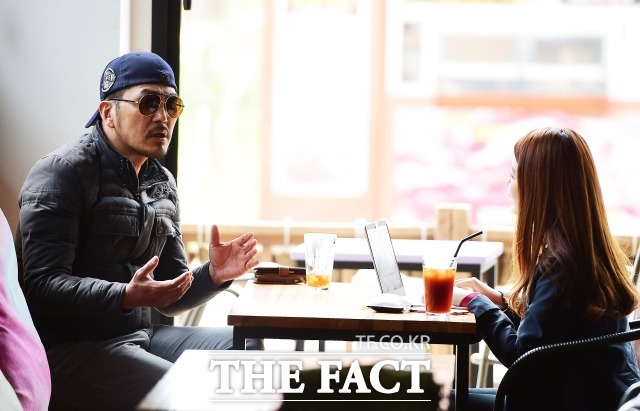 배우 김영호는 더팩트와 인터뷰에서 세월을 먹는 만큼 깊어지는 남자가 되고 싶다고 꿈을 밝혔다. /배정한 기자