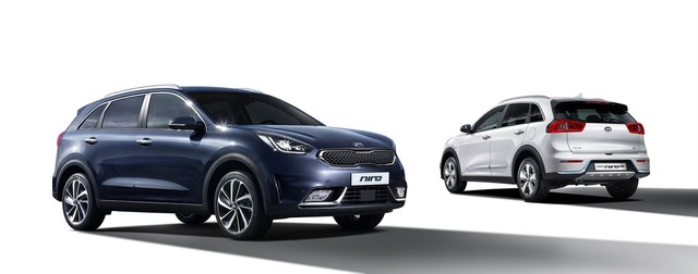 기아차가 니로 플러그인 하이브리드와 2018 니로를 각각 출시하고 본격적인 판매에 돌입한다고 15일 밝혔다. /더팩트 DB
