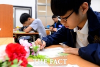 [TF사진관] 김영란법 이후 첫 스승의 날…'변화된 학교 풍경'