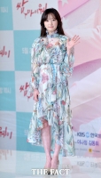 [TF포토] 송하윤, '봄향기 물씬…꽃무늬 드레스'