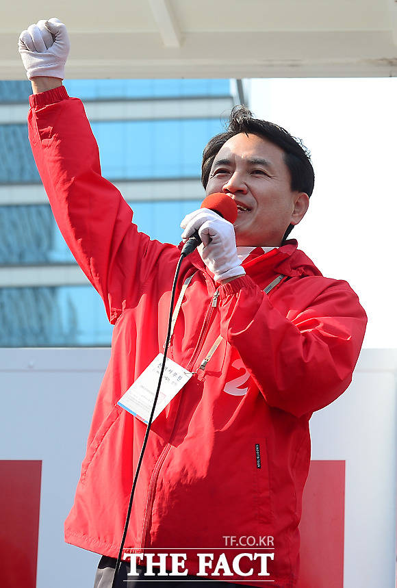 허위사실 공표 혐의로 기소된 김진태 자유한국당 의원은 19일 열린 1심에서 벌금 200만 원, 당선무효형을 선고받았다. /이새롬 기자
