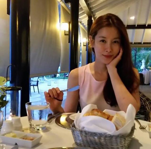 배우 이태란이 최근 동안 미모를 담은 셀카를 공개했다. /이태란 인스타그램 캡처