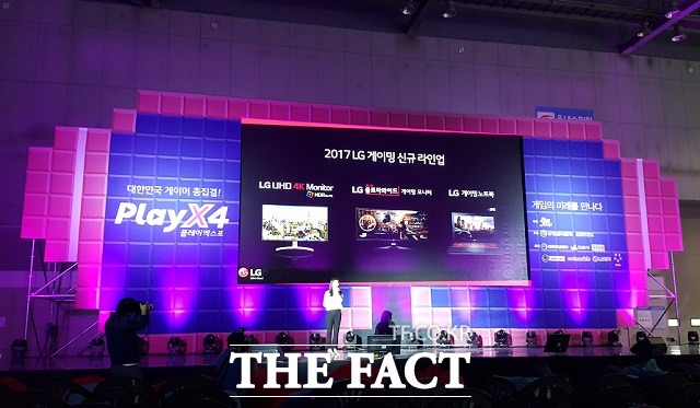 LG전자가 최신 게이밍 IT 기기 3종을 ‘플레이엑스포’ 개막 현장에서 선보였다. 이들 제품은 다음 달부터 출시된다. /더팩트 DB