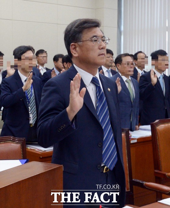 이재용 삼성전자 부회장에 대한 19번째 재판이 26일 열린 가운데 김학현 전 공정거래위원회 부위원장(사진)이 증인으로 출석해 삼성물산과 제일모직 합병에 따른 순환출자고리 해소 문제와 관련해 삼성으로부터 어떠한 청탁도 받지 않았다라고 진술했다. /더팩트 DB