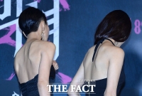 [TF포토] '매력적 뒷모습은 누구?'…시선 사로잡는 반전 패션