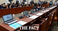 [TF포토] 국회 정무위, 김상조 청문보고서 채택 불발