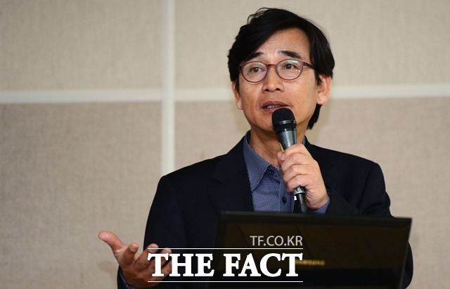 알쓸신잡 유시민 항소이유서 관심 폭발 유시민 작가가 9일 방송된 tvN 알쓸신잡에서 항소이유서에 대한 이야기를 털어놨다. /더팩트 DB